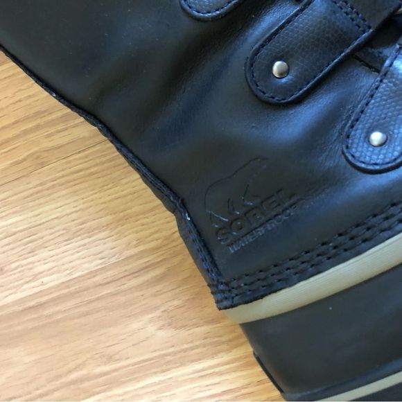 Sorel Black Lace Up Boots with Blue Fur Trim - Picture 2 of 13